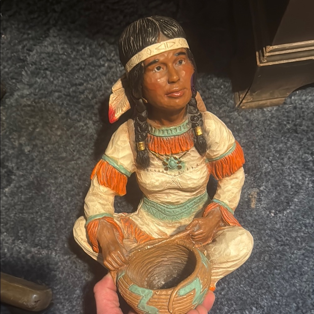 Vintage Universal Statuary Native American Indian Woman Baby Pot Statue Signed